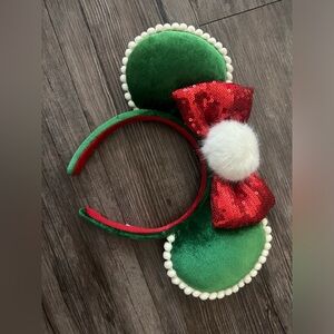 Disney parks Christmas Minnie ears!